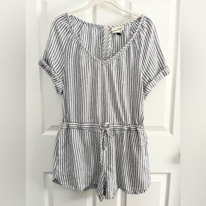 Universal Thread Women’s Fashion Romper with Pockets Blue White Stripes Size XS